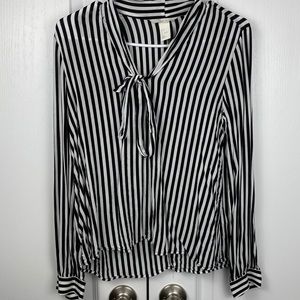 Black and White Striped Long Sleeve Blouse ⚪️⚫️
